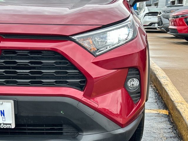 Used 2019 Toyota RAV4 XLE Premium w/ Cold Weather Package AWD/4WD image 3