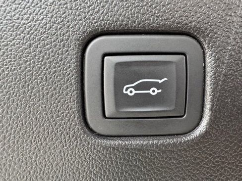 Used 2019 Chevrolet Blazer LT image 10