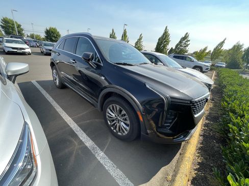 Used 2024 Cadillac XT4 Premium Luxury AWD/4WD image 5