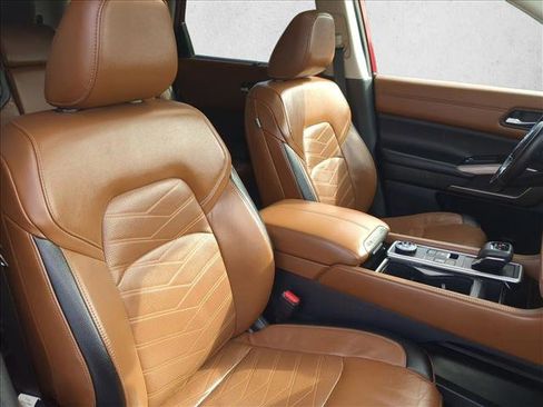 Used 2022 Nissan Pathfinder Platinum w/ Cargo Package image 30