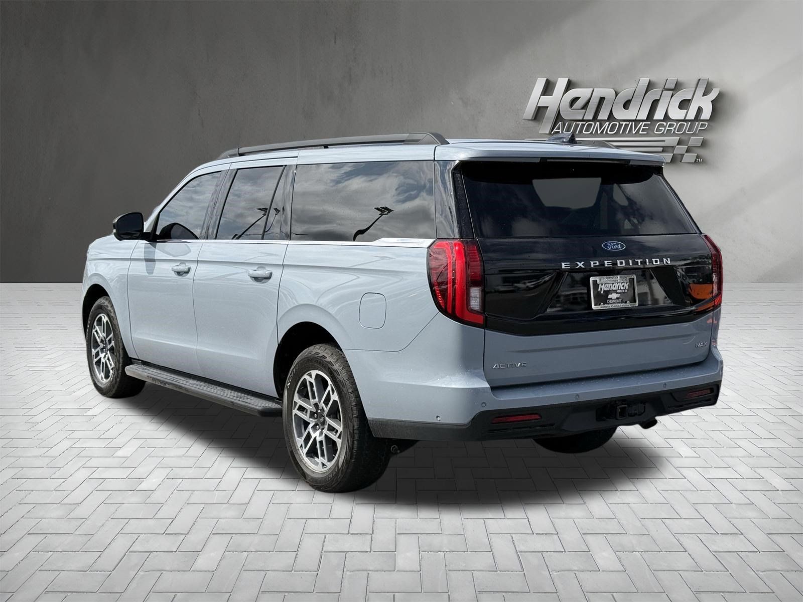 Used 2025 Ford Expedition Max Active AWD/4WD image 9