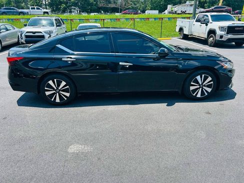 Used 2021 Nissan Altima 2.5 SL FWD image 6