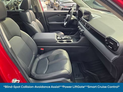 Used 2024 Honda Pilot Touring image 10