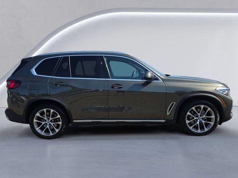 Used 2022 BMW X5 xDrive40i w/ Premium Package AWD/4WD image 3