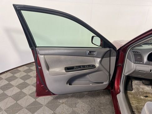 Used 2006 Toyota Camry LE image 16