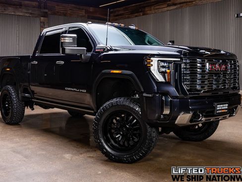 Used 2024 GMC Sierra 2500 Denali w/ Denali Reserve Package AWD/4WD image 1