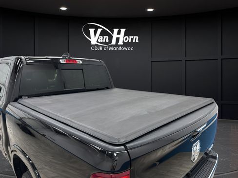 Used 2022 RAM 1500 Laramie AWD/4WD image 9