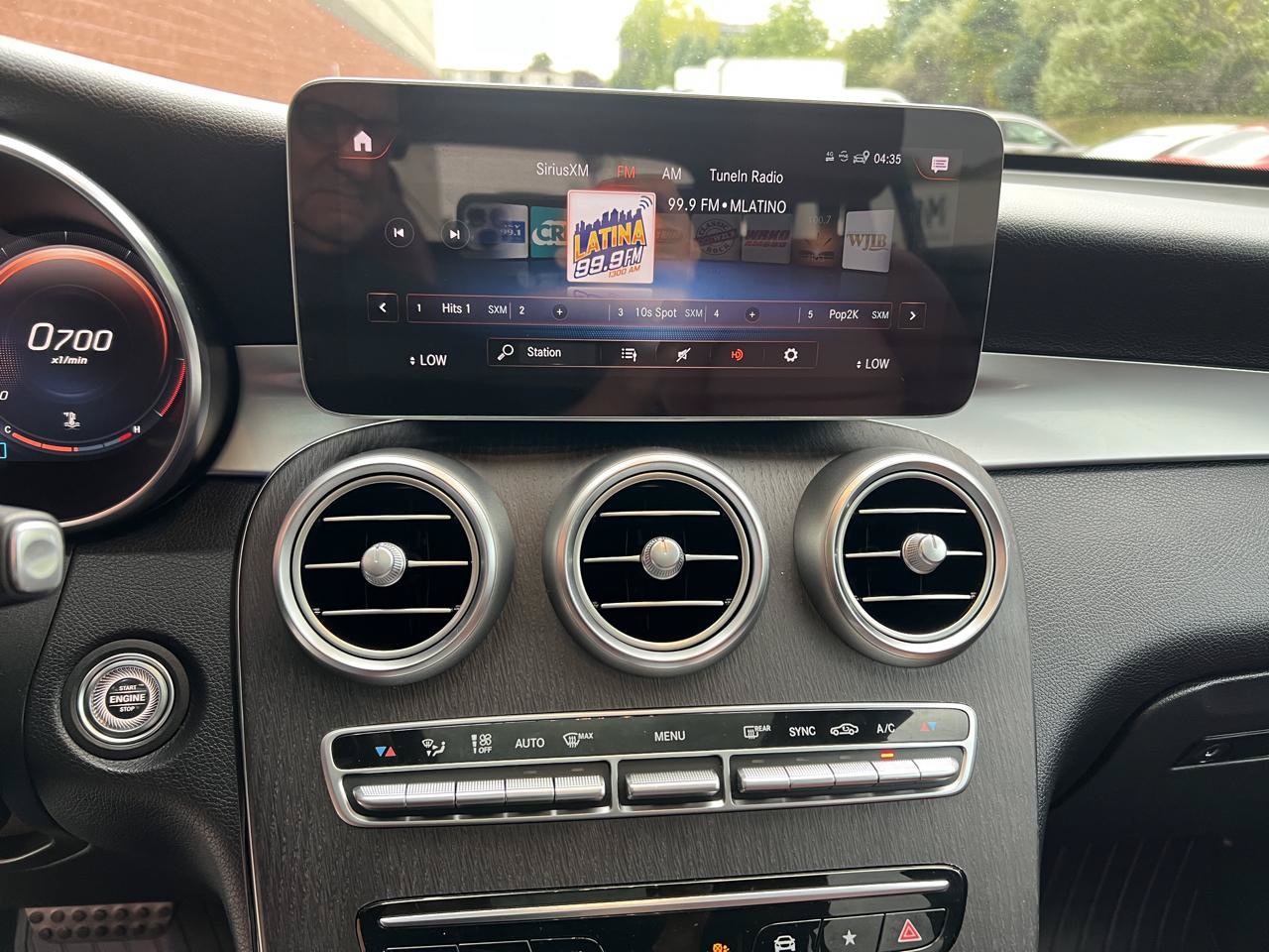 Used 2020 Mercedes-Benz GLC 300 4MATIC w/ AMG Line image 25