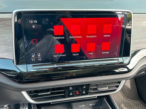 Used 2024 Volkswagen Atlas SEL Premium R-Line image 13