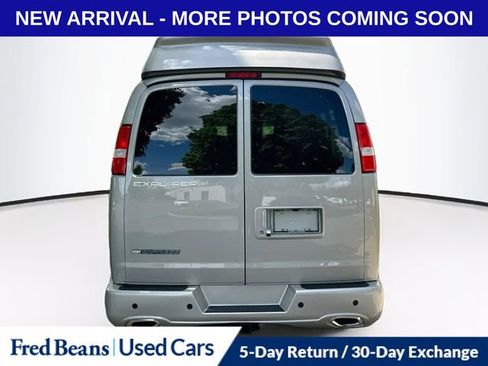 Used 2024 Chevrolet Express 2500 Extended RWD image 7