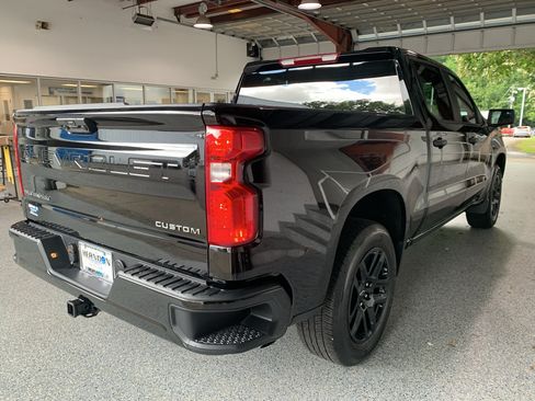 Used 2025 Chevrolet Silverado 1500 Custom RWD image 9