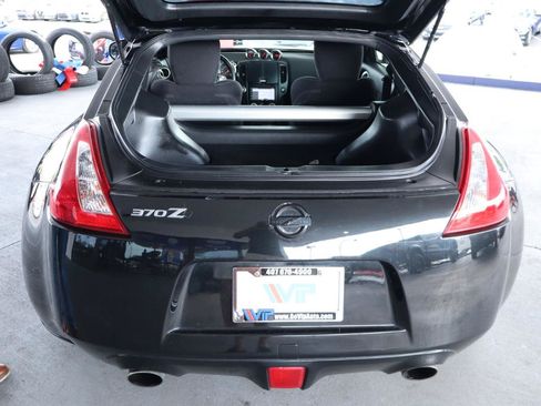 Used 2017 Nissan 370Z Coupe RWD image 28