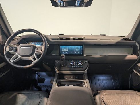 Used 2023 Land Rover Defender 110 SE image 15