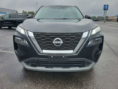 Used 2023 Nissan Rogue S image 2