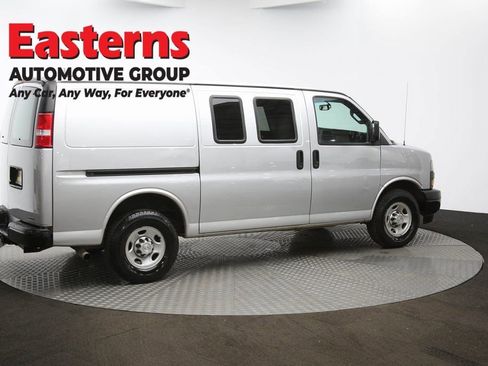 Used 2018 Chevrolet Express 2500 w/ Enhanced Convenience Package image 37