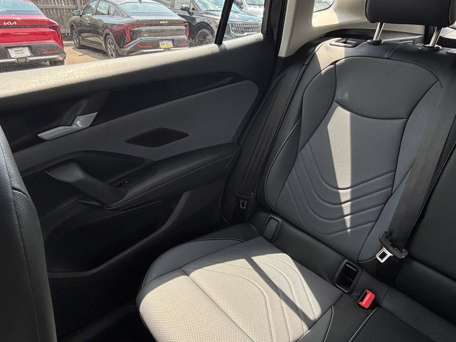 Used 2026 Volkswagen Tiguan SE AWD/4WD image 38