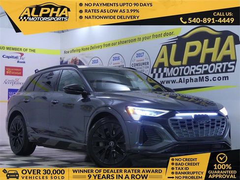 Used 2024 Audi Q8 e-tron Prestige image 1