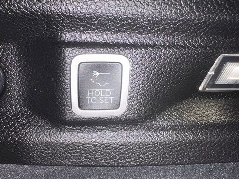 Used 2023 Jeep Grand Cherokee L Overland w/ MOPAR Finishing Package image 10