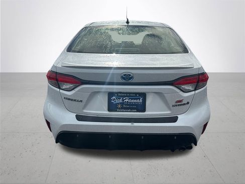 Used 2024 Toyota Corolla SE w/ SE Package image 7