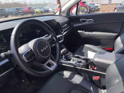 Used 2024 Kia Sportage EX image 6