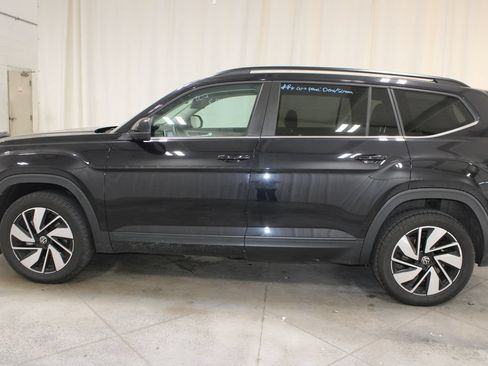 Used 2024 Volkswagen Atlas SE FWD image 6