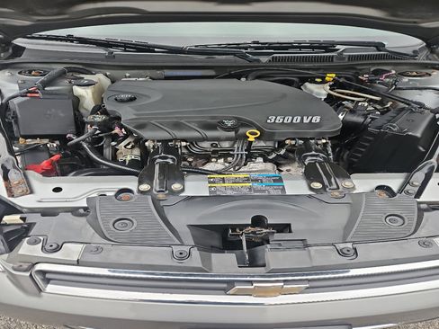 Used 2009 Chevrolet Impala LT w/ Luxury Edition Package image 6