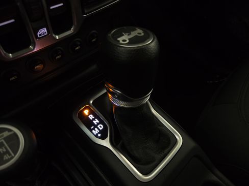 Used 2018 Jeep Wrangler Unlimited Sport S AWD/4WD image 23