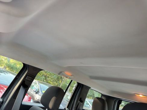 Used 2011 Jeep Liberty Sport image 19