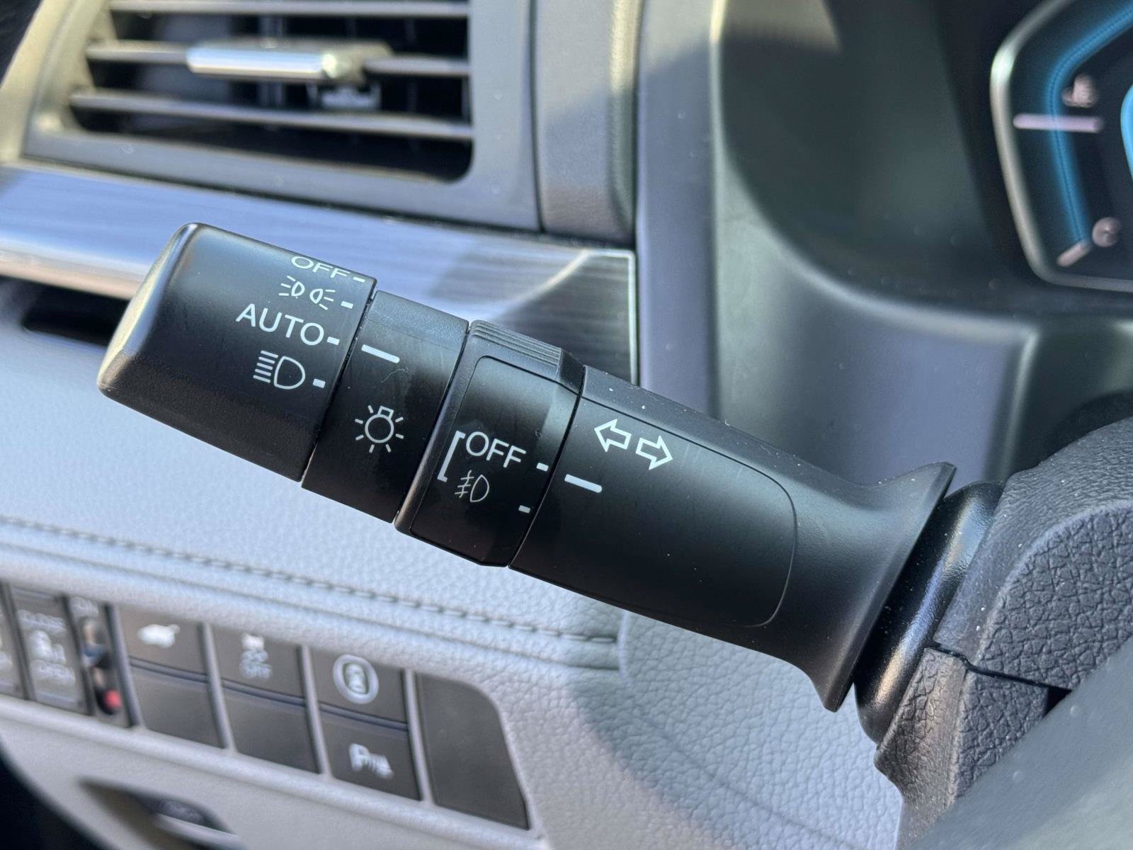 Used 2024 Honda Odyssey Elite image 14