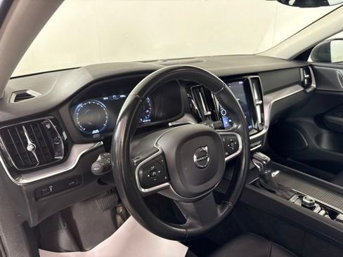 Used 2019 Volvo S60 T6 Momentum w/ Multimedia Package AWD/4WD image 16