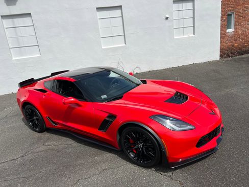 Used 2015 Chevrolet Corvette Z06 w/ 3LZ Preferred Equipment Group image 26