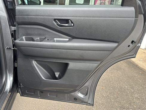 Used 2024 Nissan Pathfinder S AWD/4WD image 23