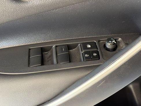Used 2021 Toyota Corolla SE w/ SE Premium Package FWD image 13