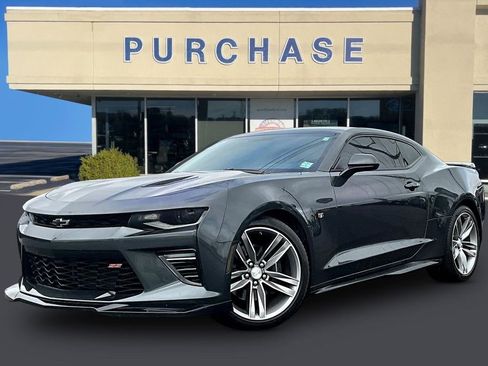 Used 2018 Chevrolet Camaro SS RWD image 3