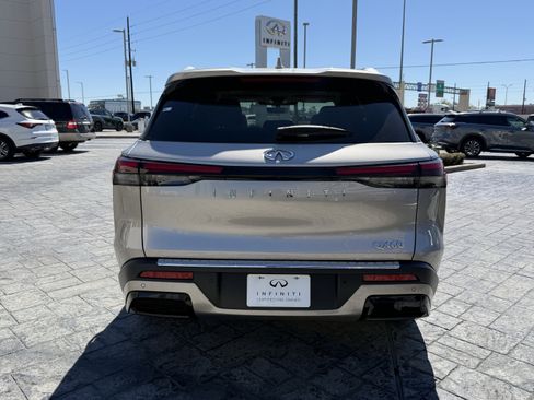 Certified 2023 INFINITI QX60 Luxe w/ Performance Audio Package image 6