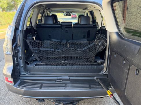 Used 2018 Lexus GX 460 Premium w/ Premium Package AWD/4WD image 12