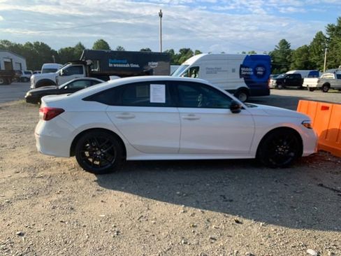 Used 2025 Honda Civic Sport image 9