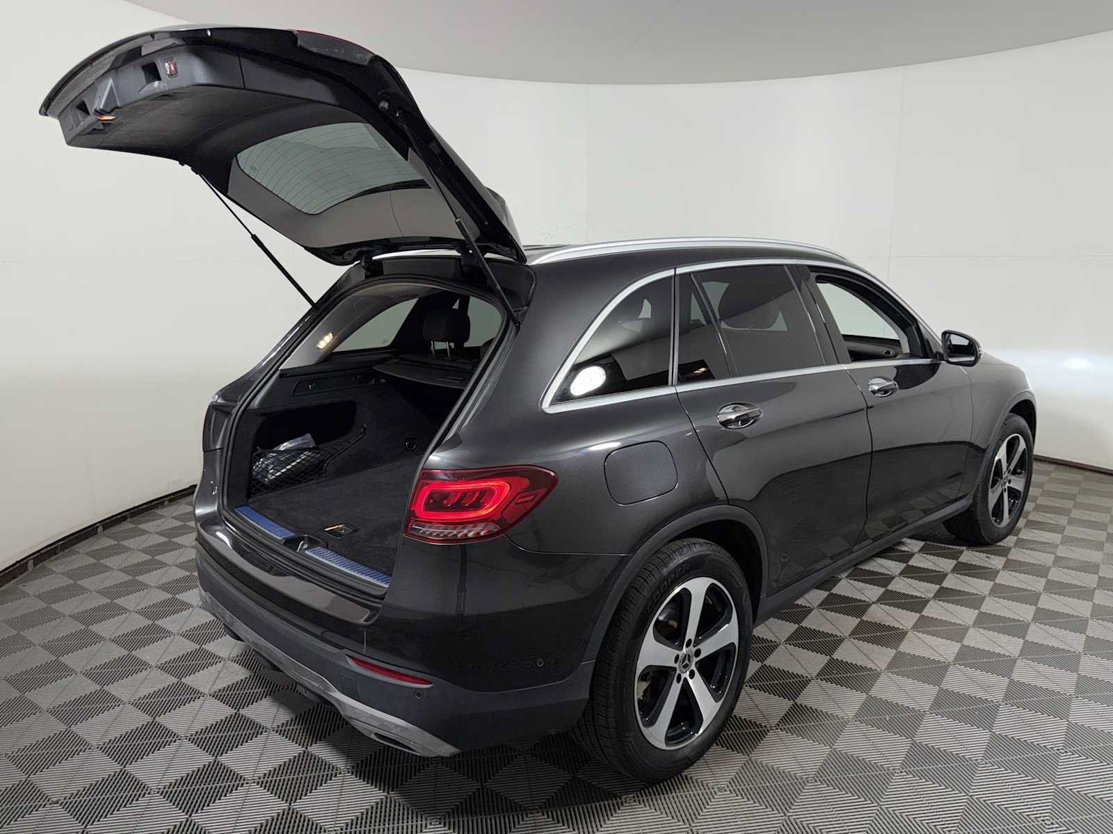 Used 2021 Mercedes-Benz GLC 300 4MATIC image 23