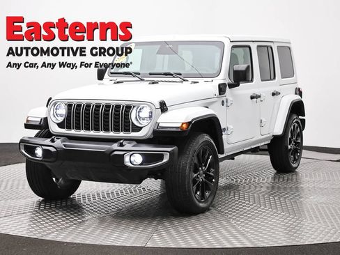Used 2025 Jeep Wrangler Unlimited Sahara w/ Safety Group AWD/4WD image 1