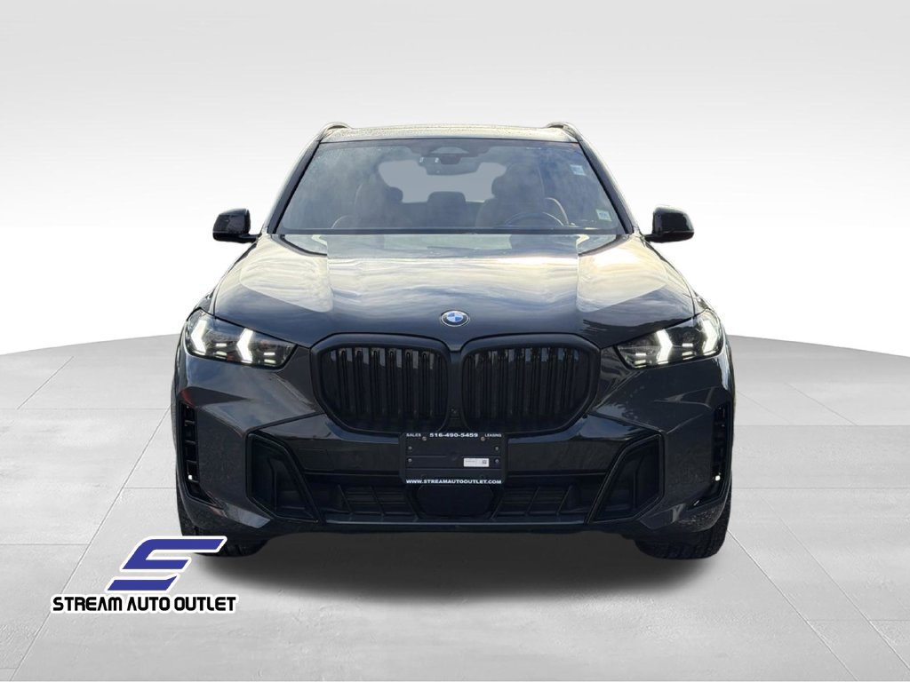 Used 2025 BMW X5 xDrive40i w/ M Sport Package AWD/4WD image 2