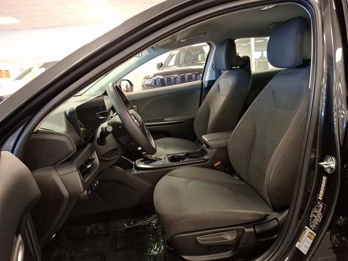 Used 2025 Kia K4 LXS image 12