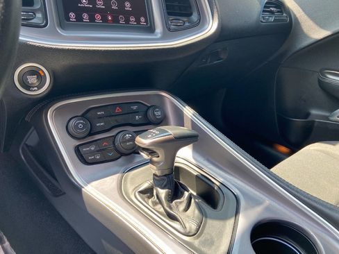 Used 2019 Dodge Challenger SXT image 15