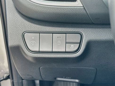 Certified 2025 Kia Seltos EX FWD image 10