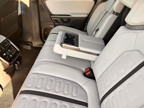 Used 2023 Rivian R1T Launch Edition image 26