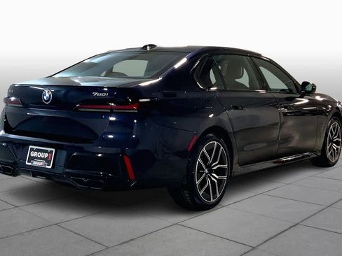 Certified 2023 BMW 760i xDrive image 13