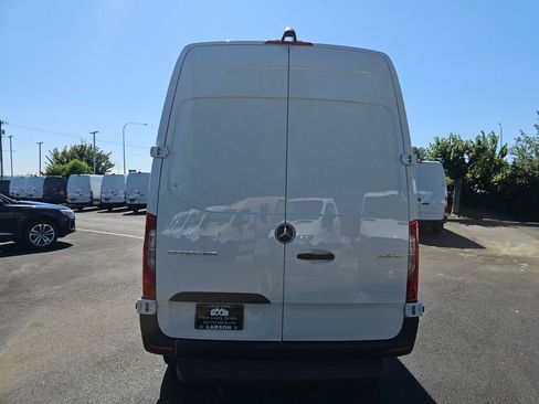 New 2024 Mercedes-Benz Sprinter 144 Cargo image 5