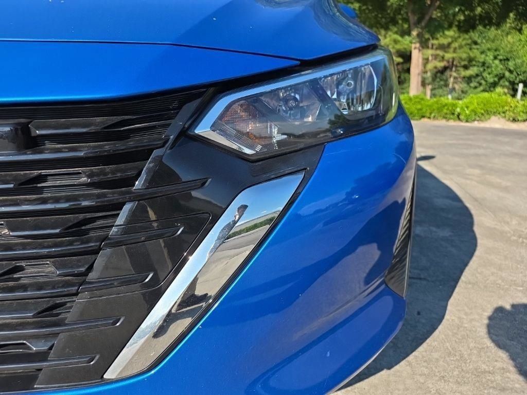 Used 2025 Nissan Sentra SV FWD image 7