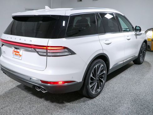 Used 2023 Lincoln Aviator Reserve w/ Equipment Group 201A RWD image 7