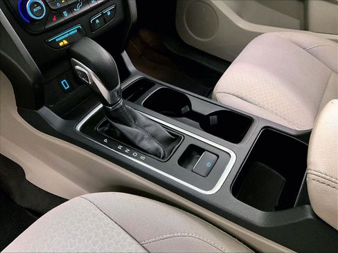 Used 2018 Ford Escape SE w/ Ford Safe & Smart Package image 16