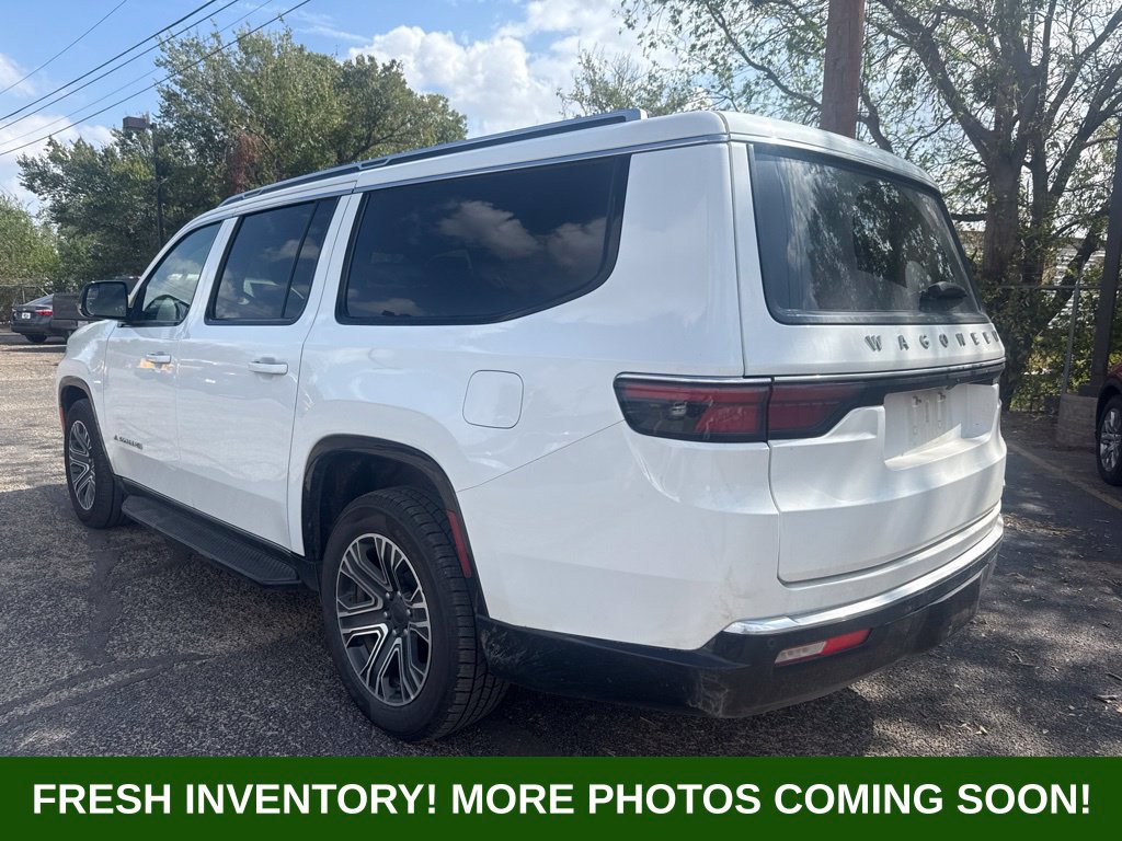 Used 2024 Jeep Wagoneer L Series II RWD image 4